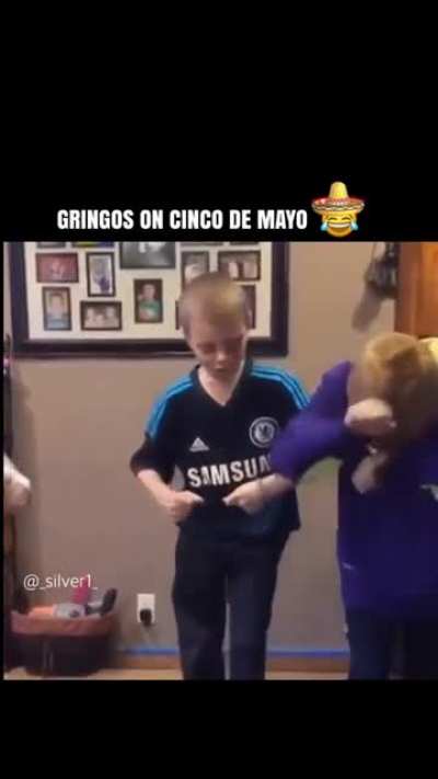 White people on 5 de Mayo