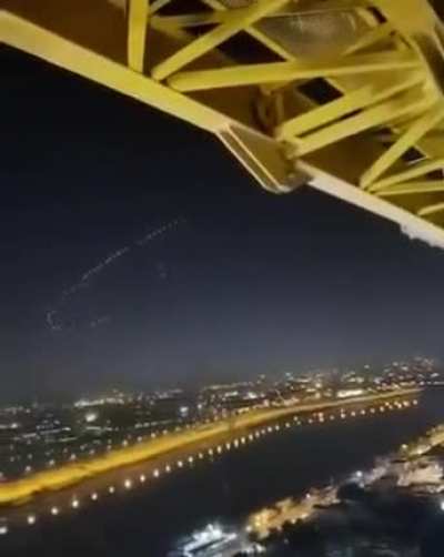 American embassy responding to thr missile attack on the iraq.american embassy with phalanx ciws. Remember, every 5th round is a tracer(sound recommended).