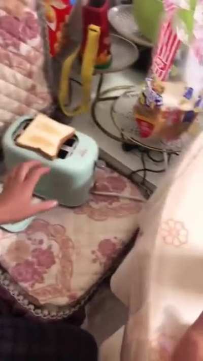 to use a sandwich toaster