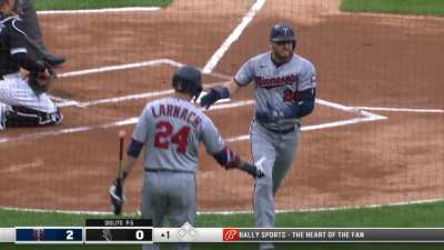 [Highlight] Josh Donaldson, after homering off Lucas Giolito, yells on his way to the dugout: "It's not sticky anymore."
