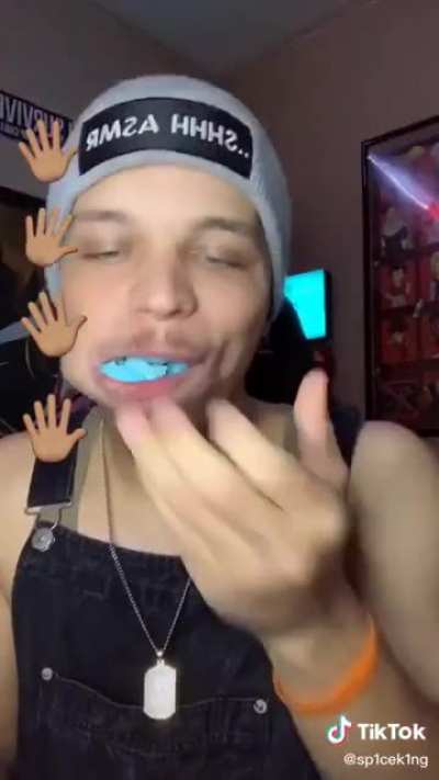 How it feels to chew 5 Gum.... 6 times