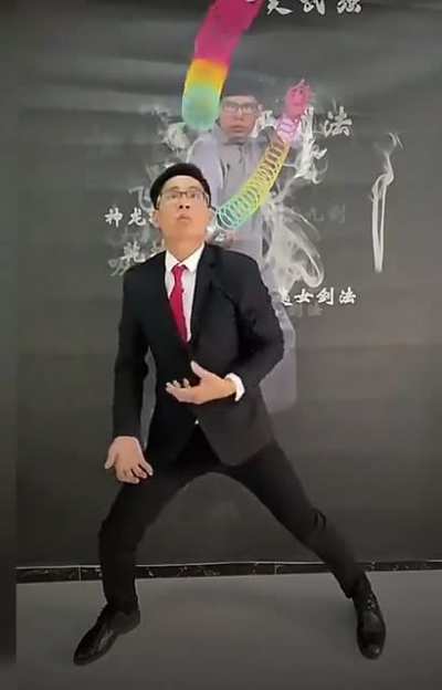 Slinky master showing his skills