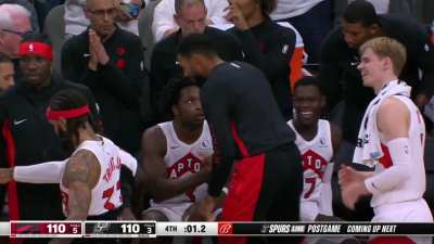 [Highlight] OG Anunoby ties the game with 1.2s left after the Dennis Schröder missed 3!
