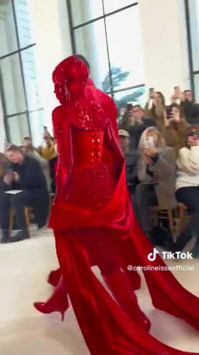 Reminds me of the bejewelled robot in Love Death + Robots and I love it