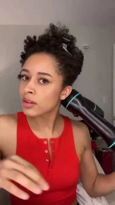 This could be a life changer for those who dont want a curly hair . So amazing !