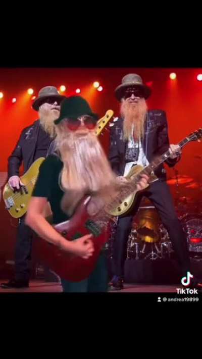 OMG IT’S ZZ TOP!