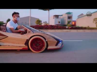 Man builds a Lamborghini Sian Roadster for his son. Took him 65 days! (Full video in comments)