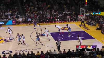 [Highlight] LeBron hypes up the crowd after back-to-back buckets - he's got 25/10 mid 2nd quarter