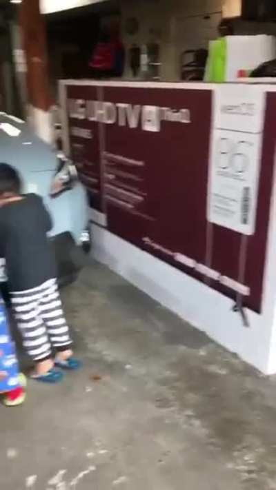 Kid orders $2,299 86" TV with mom's card