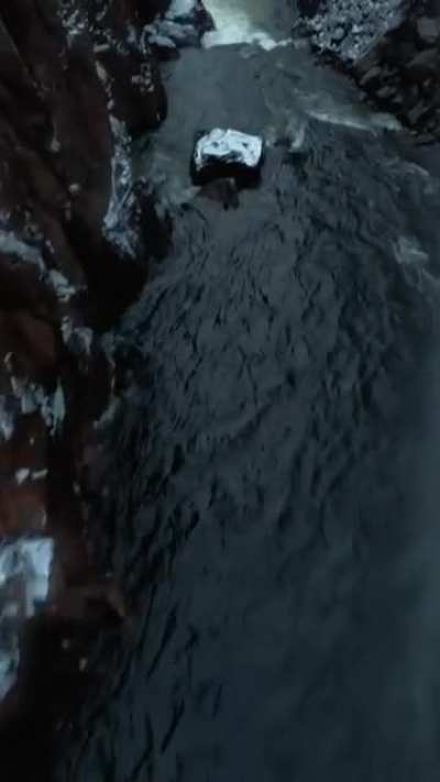 Drone porn (please don’t rule 34 the title)