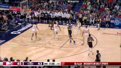 [Highlight] Herb Jones with the "Jordanesque" layup
