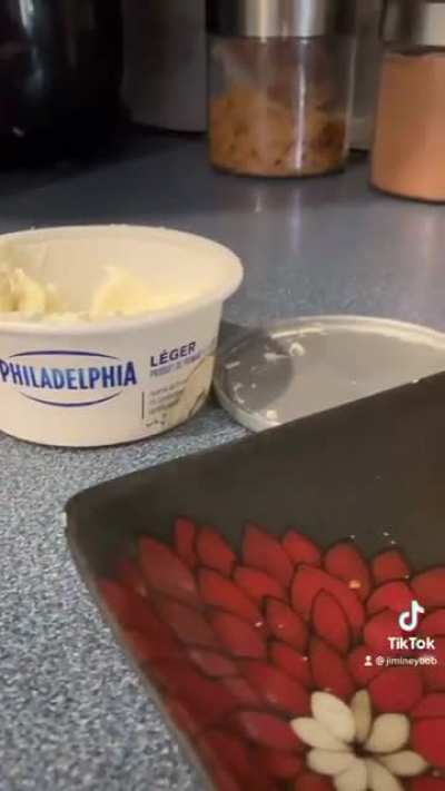 Everything bagel with the cream cheese ?
