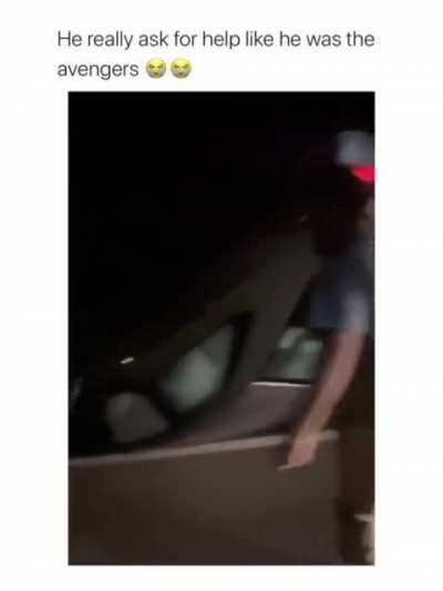 Not sure if this was posted here yet but look at this idiot ?