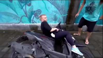 Abrupt scooter