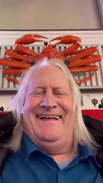 Super Mario voice actor Charles Martinet LOVES crabs ?