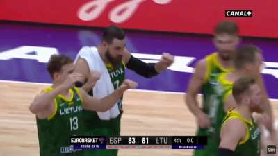 [Highlight] Ignas Brazdeikis ties the game as time expires against Spain