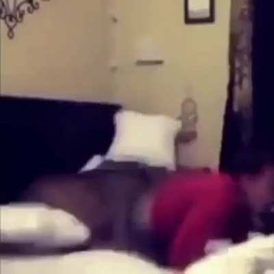 Here is some bodily cringe (sound warning)
