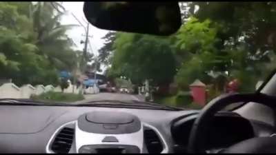 Ambulance accident in India, no one gave way and the ambulance didn’t slow down