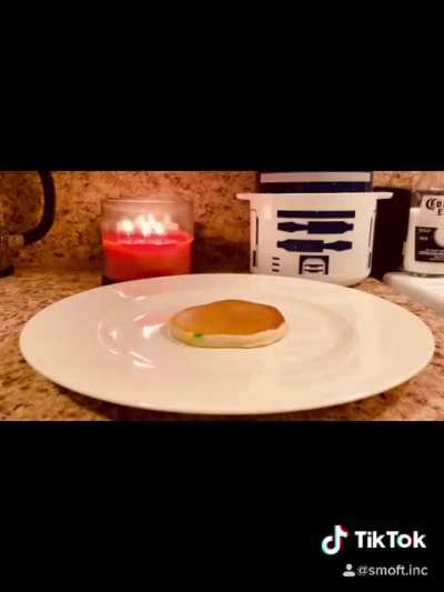 Fun fetti pancakes y’all