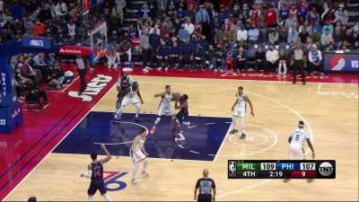 [Highlight] Drummond gets outrebounded by 6'4" George Hill