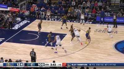 [Highlight] Klay Thompson hits back-to-back threes and puts the game away for good