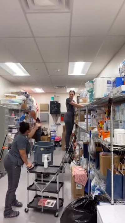 HMC while I shake some ass