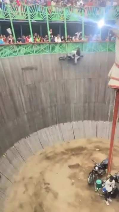 Wall of death stunt show in India