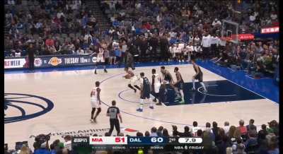 [highlight] ~8 second scramble for the loose ball before halftime between the mavs and heat