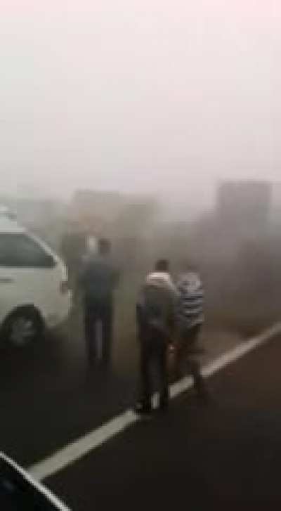 There is a heavy fog in Egypt and cars are crashing