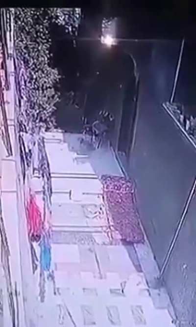 Israeli missile break dances instead of exploding in a Palastinian house
