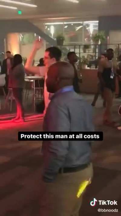 I love him and his vibe. I need this man at every parties.