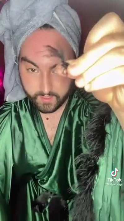 I’ve watched this more than 30 times. It’s funnier than the streamer that got scared by his own hair