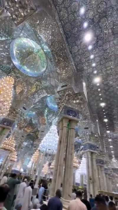 The mosaics of the Imam Ali shrine.