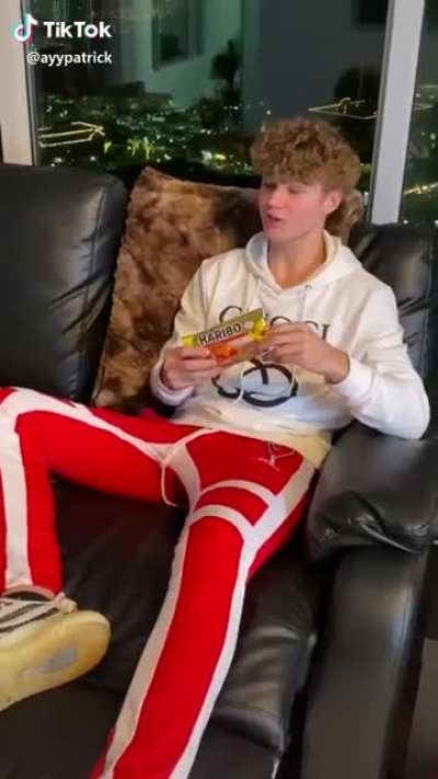 PAtRicK, ArE ThOsE guMmY BeARs?