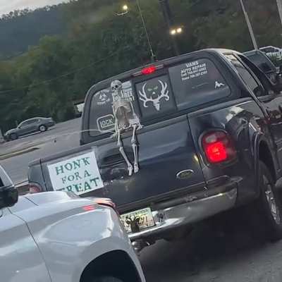 Honk for a treat ?