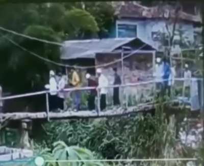 many elephants went balancing Step by step on a piece of string They found it such tremendous fun But the string went SNAP [clap] And they all fell down ?