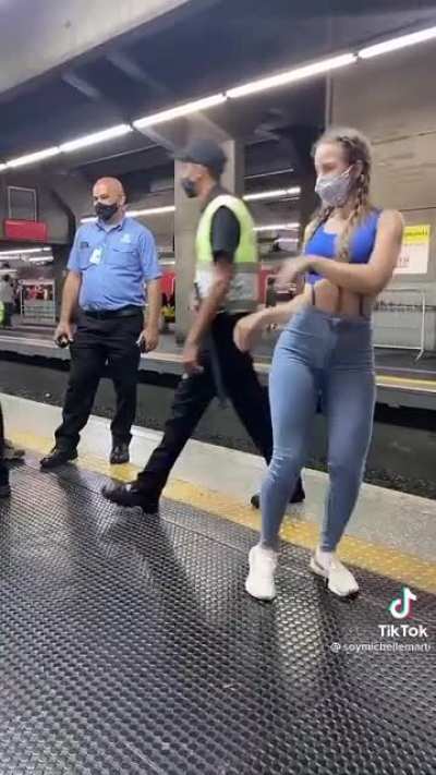 Forcing strangers to be apart of your tiktok video
