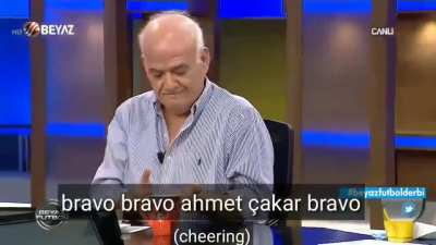 Turkish man eats fly in sports show