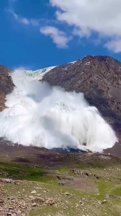 To Capture an AVALANCHE ?