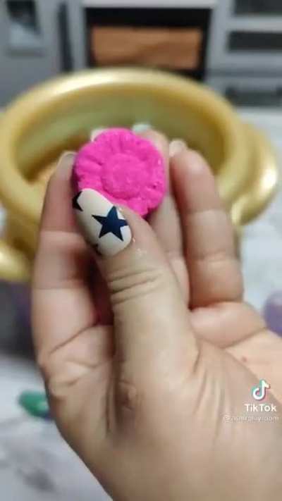 Im 26 years old girl who need this toy…my inner child is smiling ?