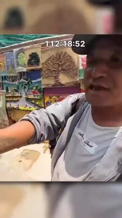 To scam a tourist