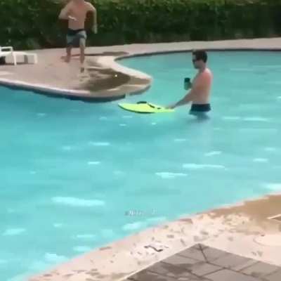 Some physical cringe for ya
