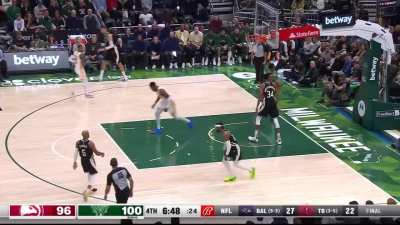 [Highlight] Okongwu with the putback slam over Giannis
