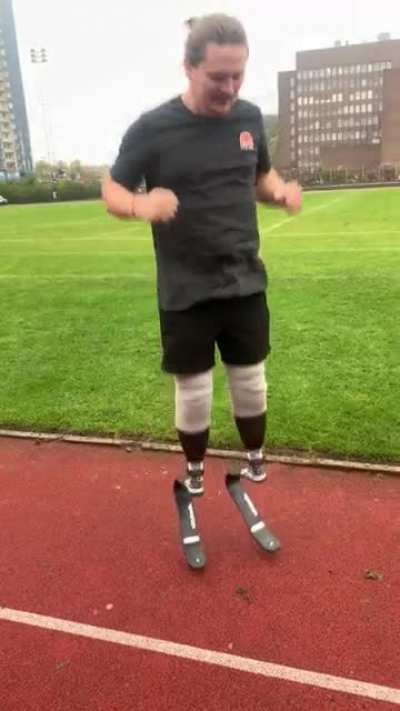 Got my new legs today! Naturally, I started jumping! Haven’t been jumping for years, was a really cool feeling.