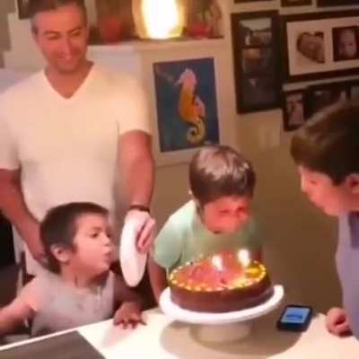 Look how happy the birthday boy is, everything went perfect. Nothing ruined !