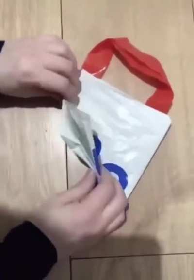 How to fold a carrier bag