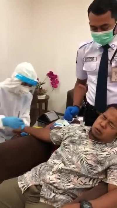 To stay calm during lab visit