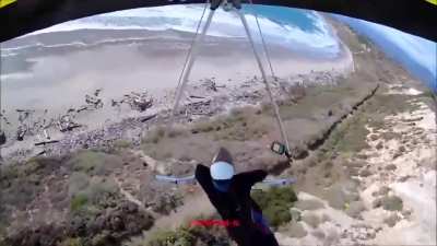 The harness fails on a hang glider