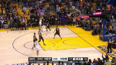 [Highlight] Stephen Curry hits the three-pointer in transition to put the Warriors up 4 in the 4Q!
