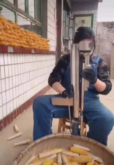Watch me build a specialised tool for corn peeling